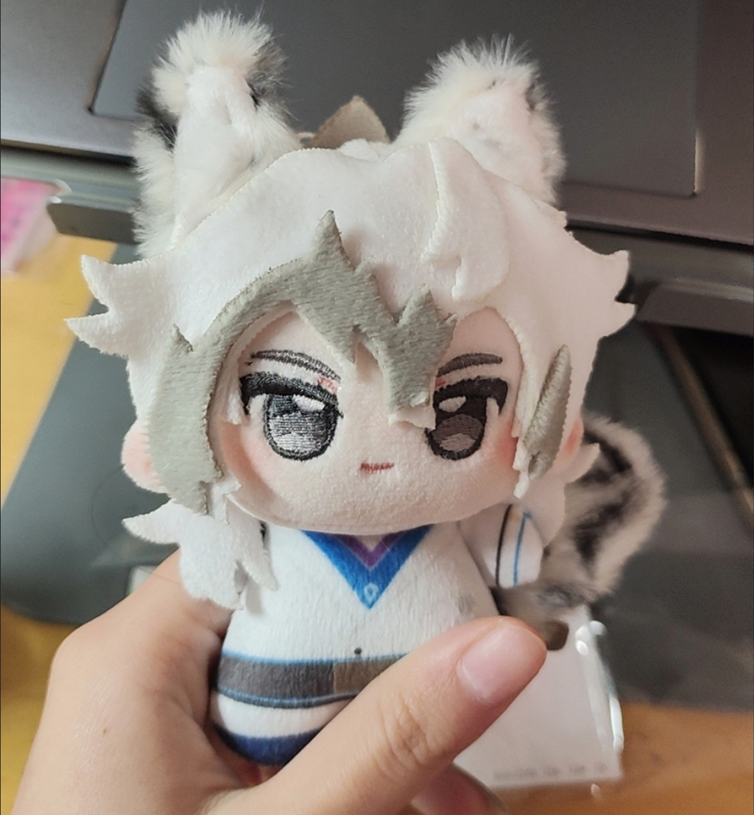 10cm Anime Silverash the Reign - Cosplay Plushie Prop recension och pris